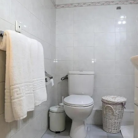 Apartmán Stylish Modern Apartment, Nilie Hospitality Mgmt